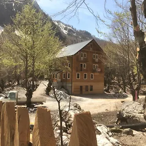 https://adenisi-guesthouse.albaniahotels.org