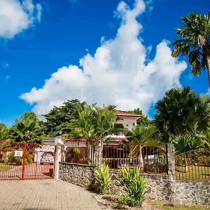 https://the-orchard.maheislandhotels.com